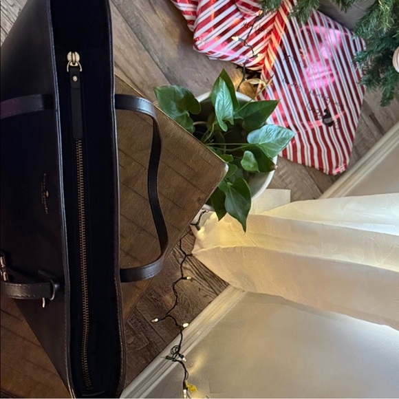Kate Spade Elegant Black Tote - Picture 3 of 11